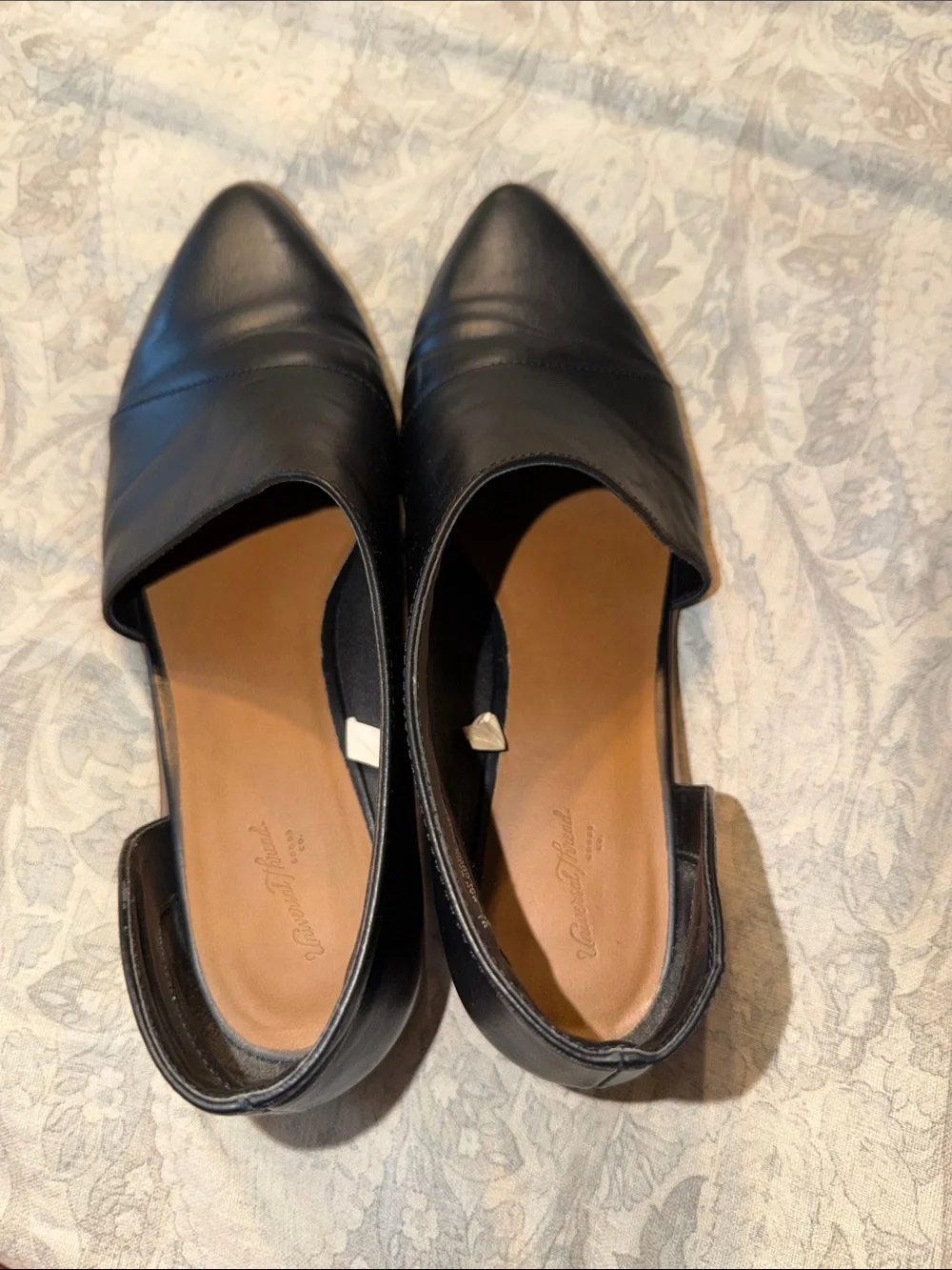 Universal Thread Black Pointed Slip-On Flats